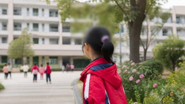 文明:水印 + 模糊隐私